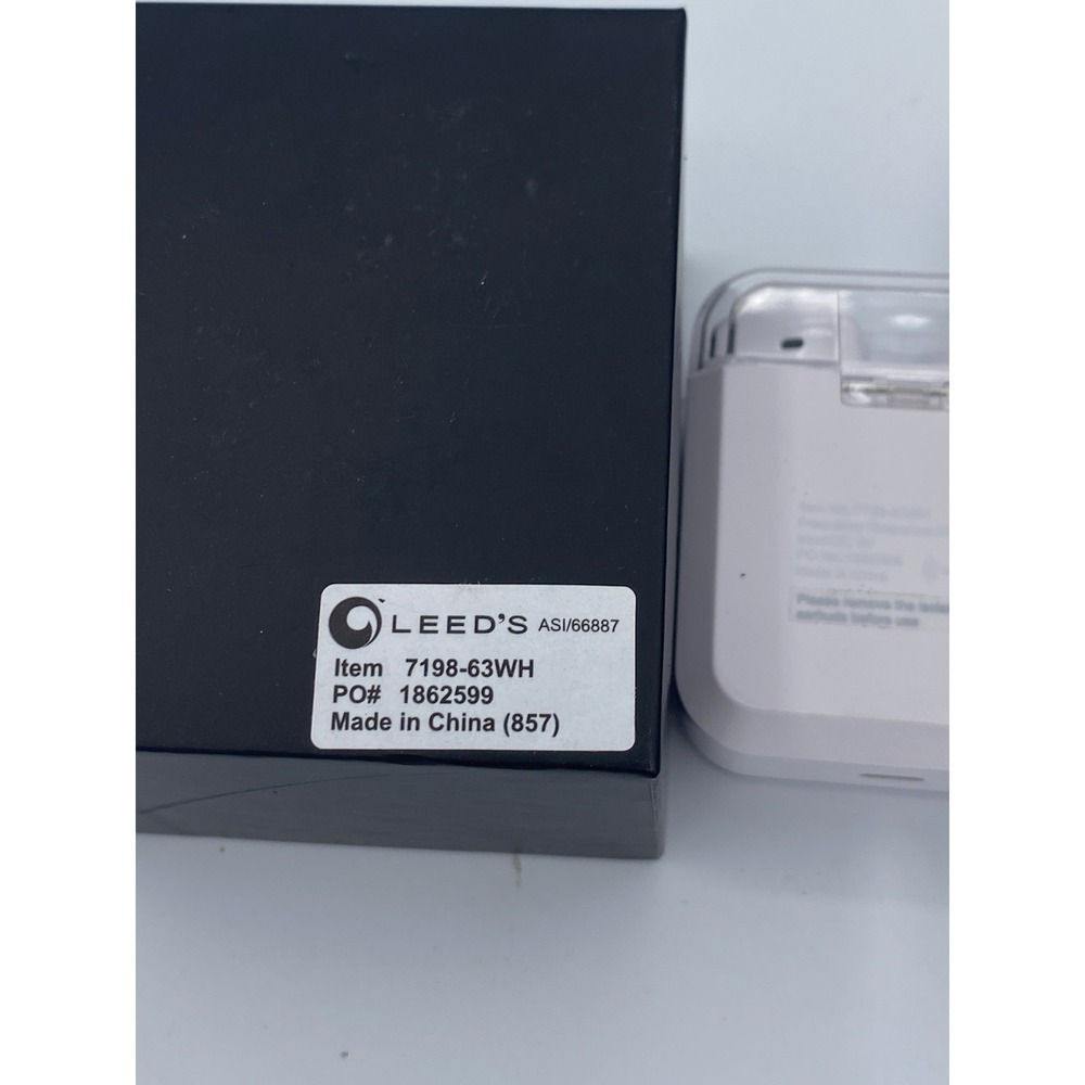 Shell‎ branded wireless earbuds - Picture 3 of 5